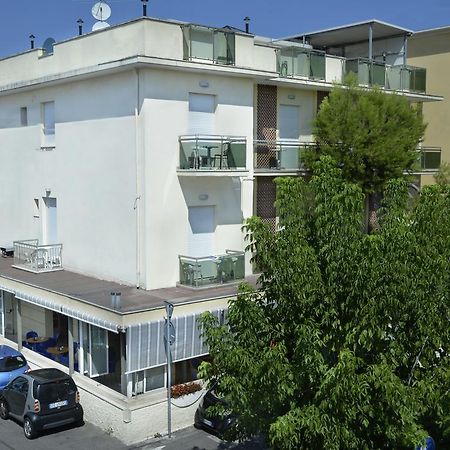 Hotel Ave Rimini Exterior foto
