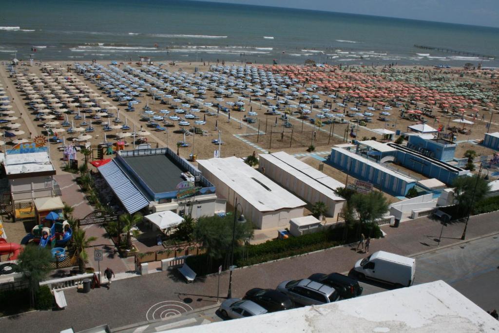 Hotel Ave Rimini Exterior foto