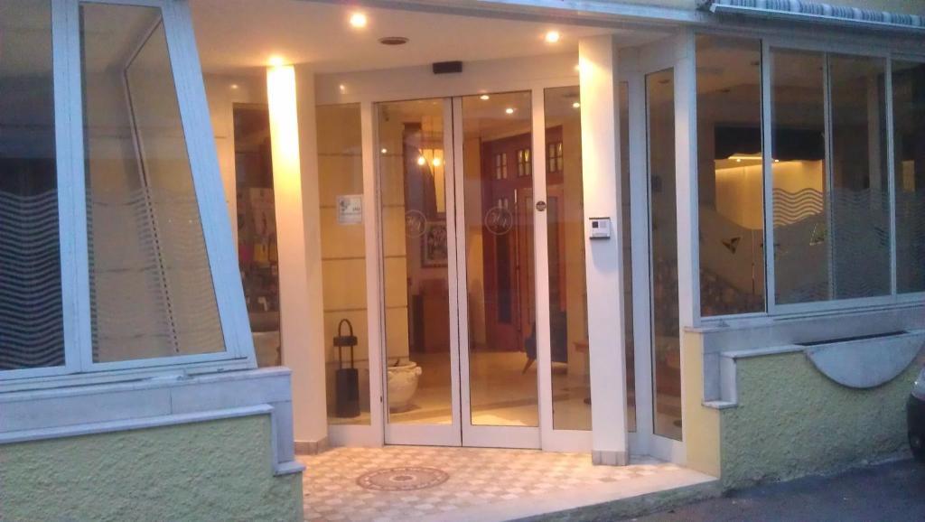 Hotel Ave Rimini Exterior foto